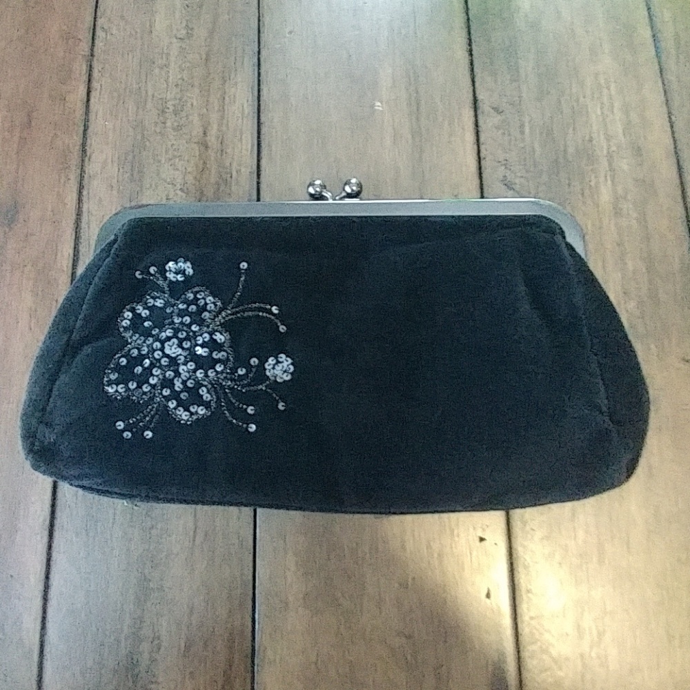 Express black clutch